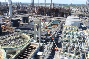 Captura técnica de imagens no polo industrial de Camaçari. Xdroner.